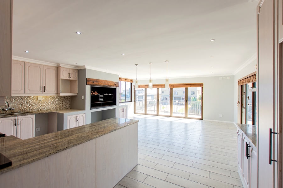 7 Bedroom Property for Sale in Myburgh Park Western Cape